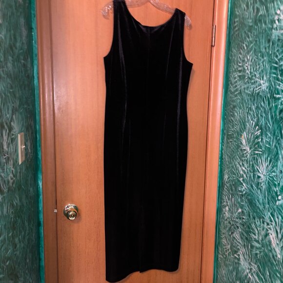Melissa Harper Black Velvet Sleeveless Wide Strap Dress - Picture 6 of 6